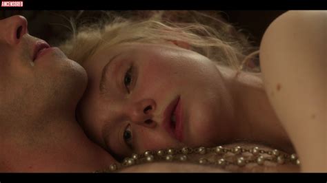 Nackte Elle Fanning In The Great