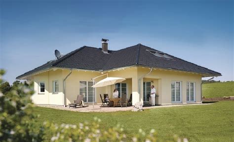 The assisted living facility provides nursing and elderly care, help with household chores, transportation, and support for daily activities. WeberHaus Winkelbungalow mit Walmdach - WeberHaus ...
