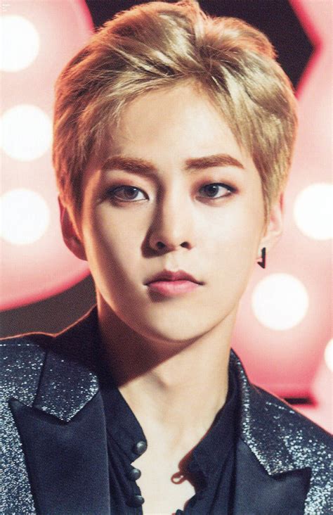Maybe you would like to learn more about one of these? Exo || Xiumin | Baekhyun chanyeol, Chanyeol, Baekhyun
