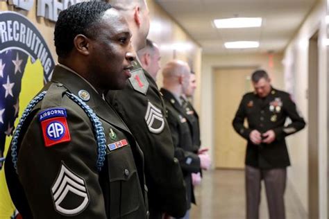 Army Still Tweaking Green Service Uniform As Recruiter