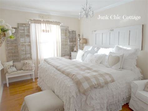 My love for romantic shabby chic bedrooms started at an early age. 40 Shabby Chic Bedroom Ideas That Every Girl Will Love