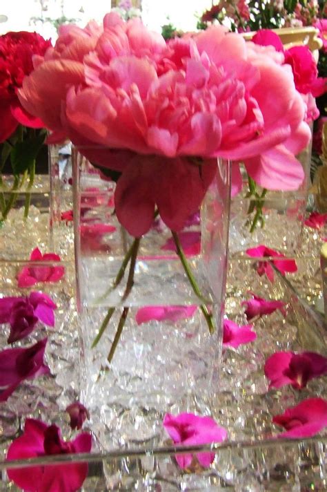 Red And Pink Flowers Centerpieces Idea For Wedding In
