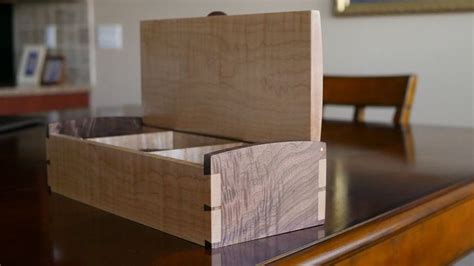 Curly Maple And Walnut Dovetailed Box By Sean Simplecove In 2020