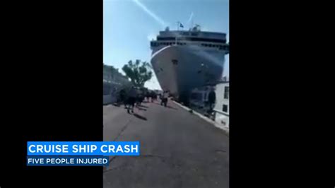 5 Injured In Venice As Cruise Ship Slams Into Tourist Boat Abc30 Fresno