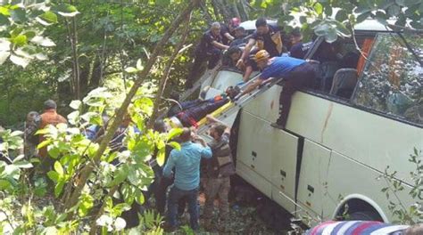 Bursa da tur otobüsü devrildi Ölü ve yaralılar var Son Dakika
