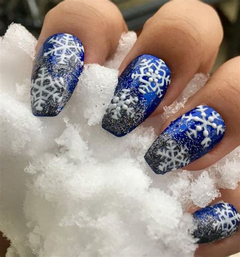 36 Deep Blue Nail Art Design For Winter Season