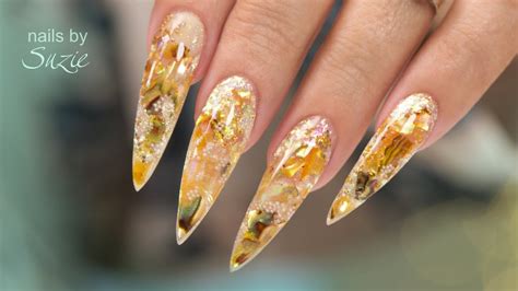 Shell and Chrome Flakes Acrylic Inlay - YouTube Elegant nails using go time color deluscious and gold foil by yn mentor…