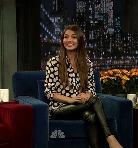 Victoria Justice Late Night Show  This Girl Artiesten
