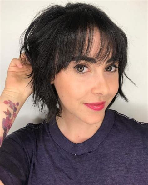 Joan jett has always been an icon when it comes to edgy and bold hairstyles and you can certainly learn a thing or two from her. Short Hair With Bangs: 26 Most Popular Hairstyles for ...
