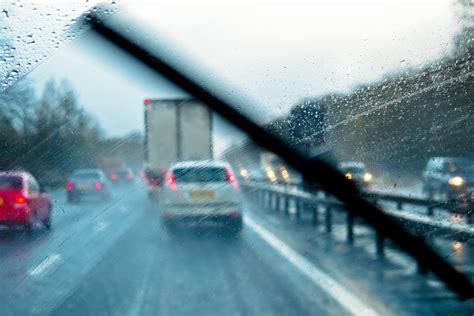 How To Drive On Wet Roads Insurethebox