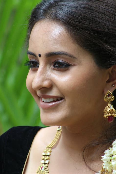 Beautiful Bhama In Kerala Traditional Saree Only Cute Actresses