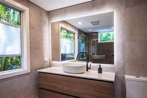 Which type of bathroom mirror do you need, and what is the right size? Round Lighted Mirror - Halo Bathroom Lighted Mirror ...