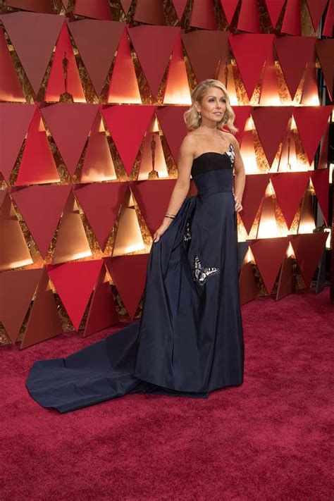 Best dressed female celebrities in 2020. Oscars 2017 Red Carpet Dresses: Best Dressed Celebrities ...
