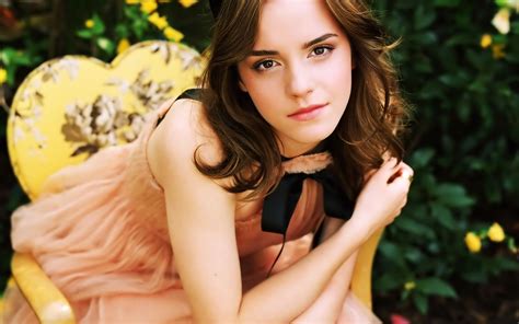 Lovely Wallpapers Emma Watson Cute And Lovely Wallpaper Hd