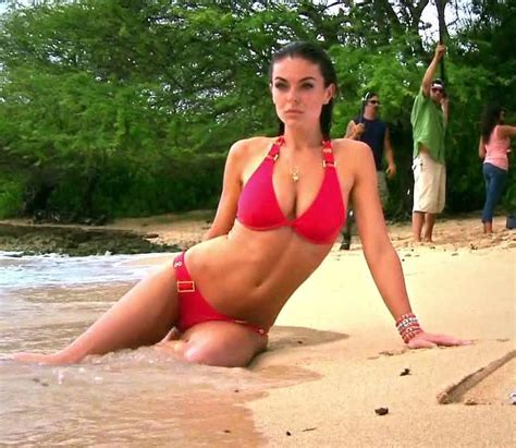 serinda swan nue dans hawaii five 0