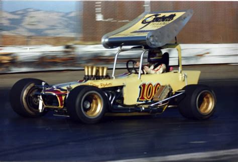 johnny drove for nelson santos starting in 1975 and was 100 sprint car racing sprint cars