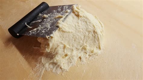 preparazione-strudel-di-mele-originale-del-trentino-alto ...