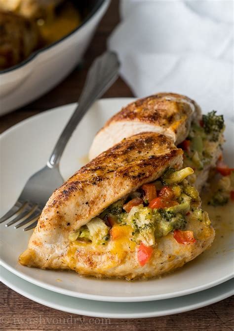 This cheesy broccoli chicken skillet is fast, easy, and delicious. Broccoli Cheese Stuffed Chicken Breast | I Wash You Dry