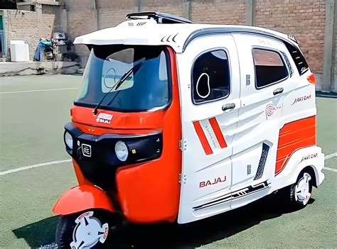 Bajaj To Launch Passenger And Cargo Electric Rickshaw This Month
