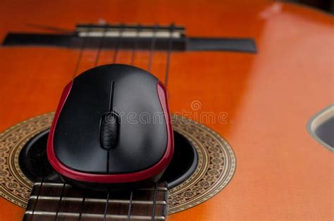 Guitar Mouse Photos Free And Royalty Free Stock Photos From Dreamstime