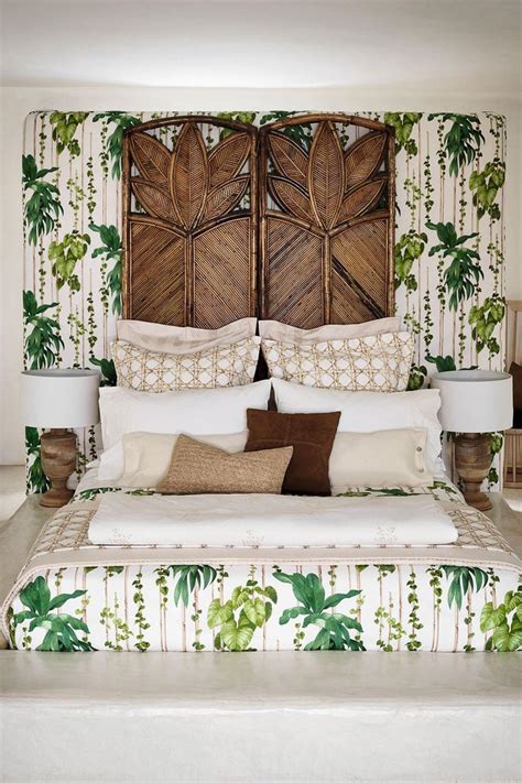 Tropical Palm Themed Bedroom With Matching Bedding