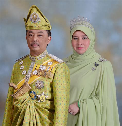 Under federation of malaysia constitution, there are 9 sultanates at state level and 1 agong at federal level. Khamis Ini Undi Penentu Agong Ke-16 - MYNEWSHUB