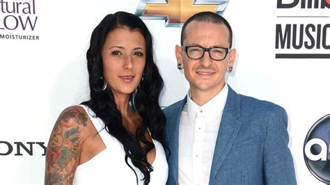 Nikki (nicole) bart is an australian mountain climber and medical doctor with a specialist interest in hypoxia secondary to high altitude. Chester Bennington: Seine Witwe Talinda lässt sich wieder ...