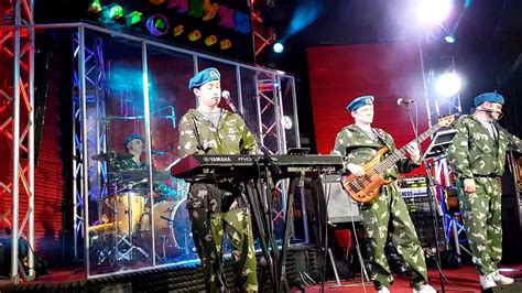 Грецких орехов, 1 банка клубничного джема 400 гр., свежая клубника 250 гр., итальянский сливочный крем около 1 кг. Песни на День ВДВ, День десантника, Комбат - YouTube