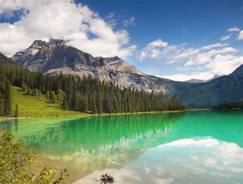 Green Emerald Lake Mountains Stock Image Image Of Lake Destination