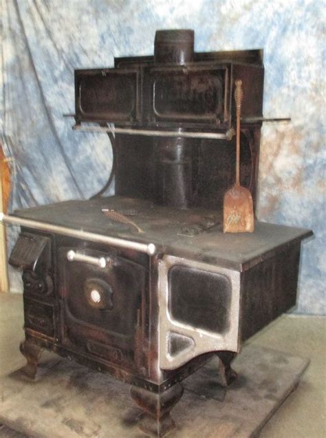 The Great Majestic Cast Iron Cook Stove Wood Burning Coal Vintage