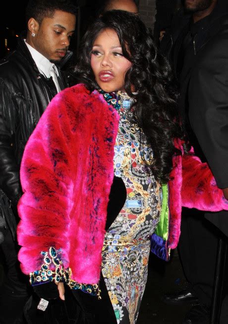 Lil Kim Reveals Baby Bump At Mercedes Benz New York Fashion Week Who