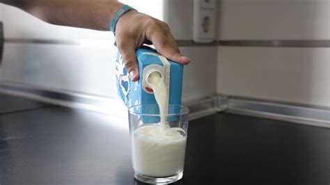 Youve Been Pouring Milk Wrong Youtube