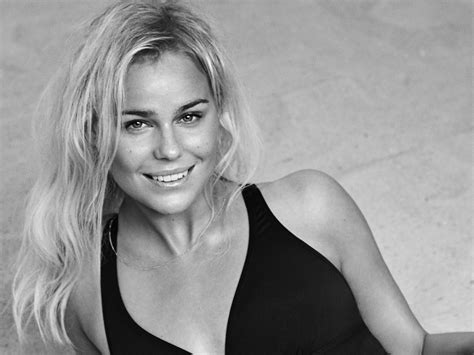 Become a member or make a donation. Pernille Blume med årets saftigste billede: Viser sin ...