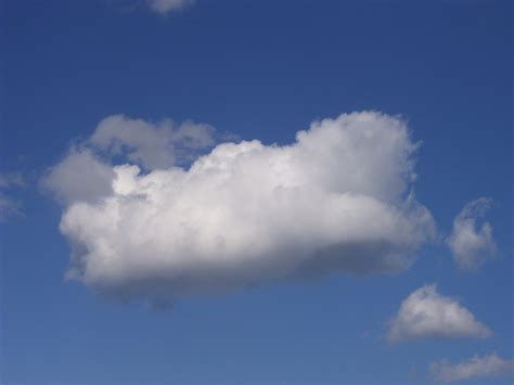 Free Single Cloud Stock Photo