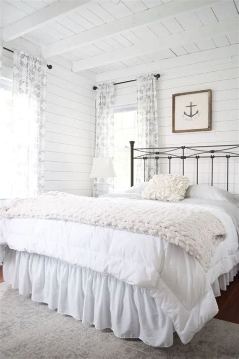 Here are tips for how to declutter your guest bedroom if this is a project you need to tackle in your home. Hospitality for the Holidays-How to Make Your Overnight ...