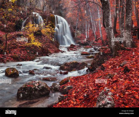 Waterfall Rocks Background Hi Res Stock Photography And Images Alamy