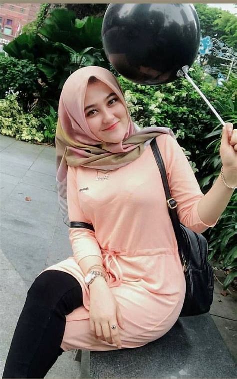 Pin By Binsalam On Hijab Cantik In Girl Hijab Beautiful Muslim Women Hijab