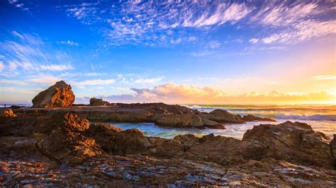 It covers total area of 715,309 sq mi and has estimated population of 4,516,361(census 2010). Currumbin | Queensland - Australia's Guide