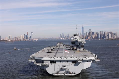 HMS Queen Elizabeth Arriving In New York 3600x2400 R MilitaryPorn