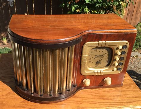 1939 Zenith World's Fair Radio - Radios Past