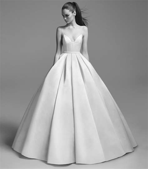 ❤️️ see more trends & collections ⤵ weddingdressesguide.com. These Are the Best Wedding Dress Materials | Who What Wear