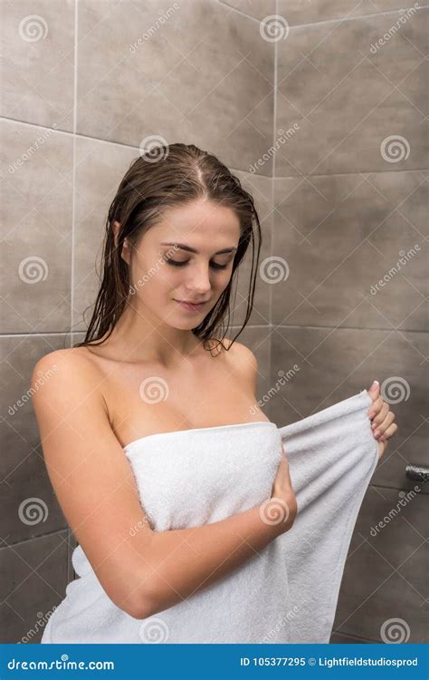 Teen Showing Body After Shower Photo Telegraph