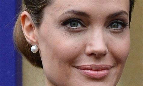 Kommentar Angelina Jolie Zeigt Dass Stärke Sexy Ist Galade