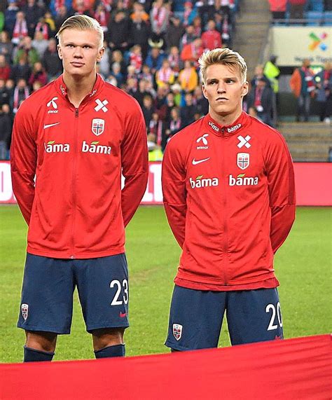 Maybe you would like to learn more about one of these? Martin Odegaard Y Haaland : Dondiario : © afp martin ...