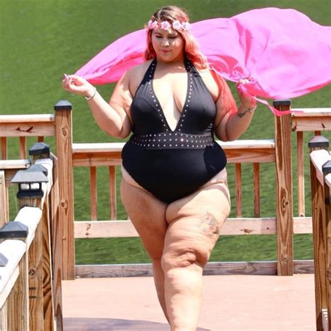Lingerie Model Told To Kill Herself Because Of Her Weight Now Champions