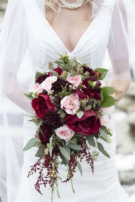 Picking The Perfect Autumn Wedding Bouquet Chwv