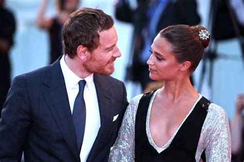 Michael fassbender and alicia vikander attend the uk premiere of 'the light between oceans' at the curzon mayfair in 2016. F5 - Celebridades - Michael Fassbender e Alicia Vikander ...