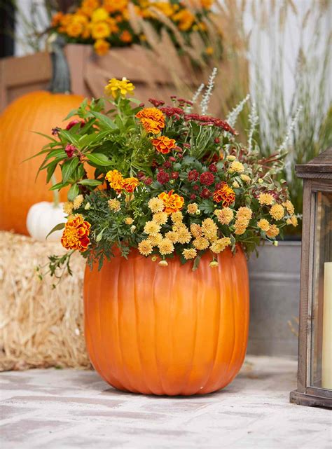 26 Outdoor Fall Decorating Ideas To Showcase Through Thanksgiving