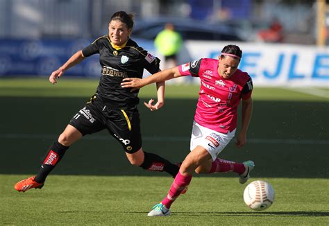 Här presenterar vi spelschemat för samtliga matcher som spelas under fotbolls em 2021. Fotbollsbilder - Fotosidan