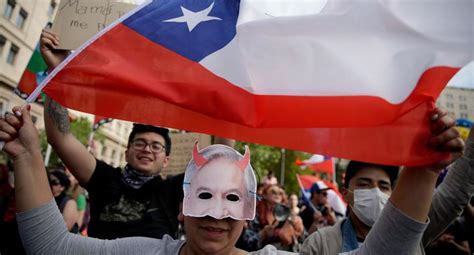 Protestas En Chile ‘el Baile De Los Que Sobran El Himno De Las Protestas En Chile ¿cómo